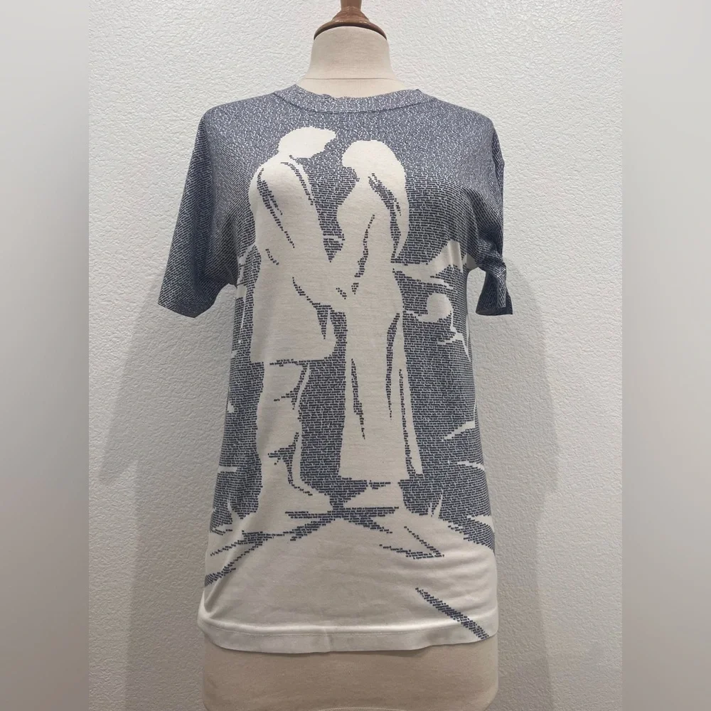 Lithographs soft fabric T shirt.‎ Damaged! Please read description!
